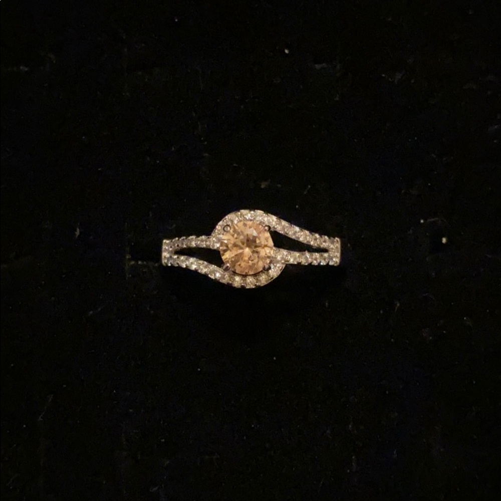 Champagne ring